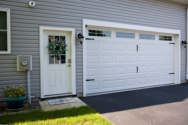24/7 Emergency Garage Door Panel Replacement experts in Breckenridge, TX